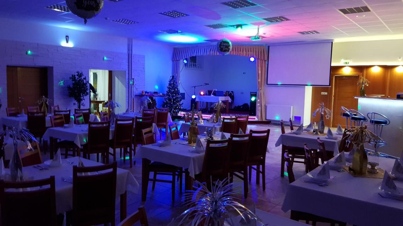 Agrohotel Tri Brezy Hrustin Экстерьер фото